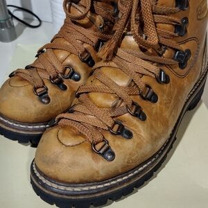 Vintage Dunham Brown Leather Hiking Boots